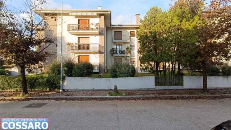 Appartamento in Via natolini, Udine, 5 locali, 1 bagno, garage, 105 m²