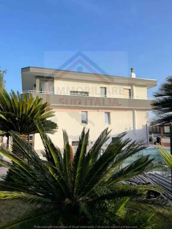 Villa in Via giovanni falcone, Qualiano, 10 locali, 5 bagni, con box