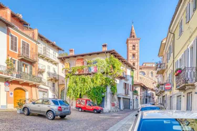 Quadrilocale via Santa Croce 14, Centro Storico, Rivoli