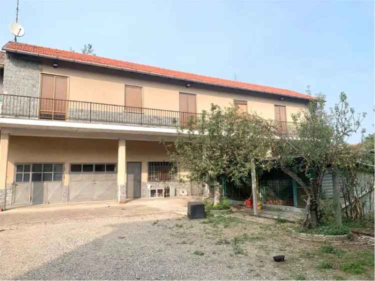 Villa in Strada cervina, Novara, 8 locali, 4 bagni, giardino privato