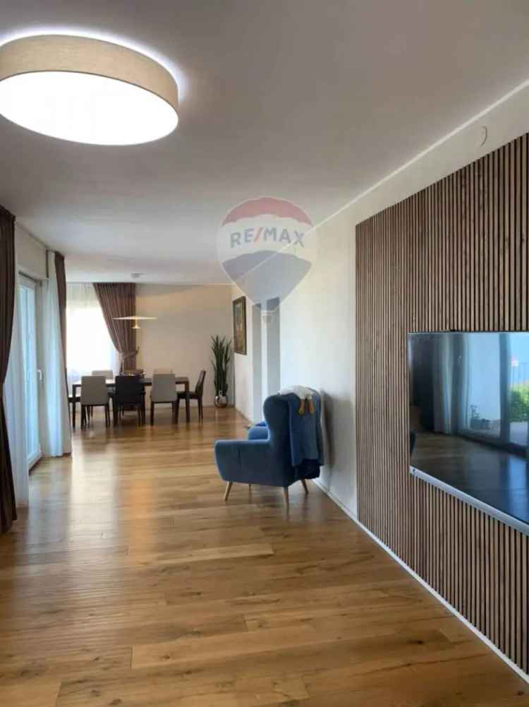 Villa unifamiliare, ottimo stato, 280 m², Campione d'Italia