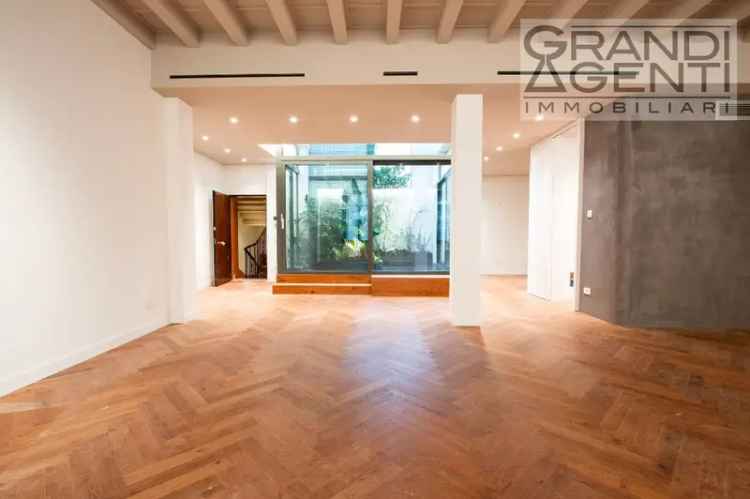 Appartamento in Piazza scala, Verona, 5 locali, 3 bagni, 200 m²