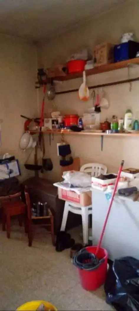 Casa Bifamiliare Sigillo con Garage e Locali Ampi