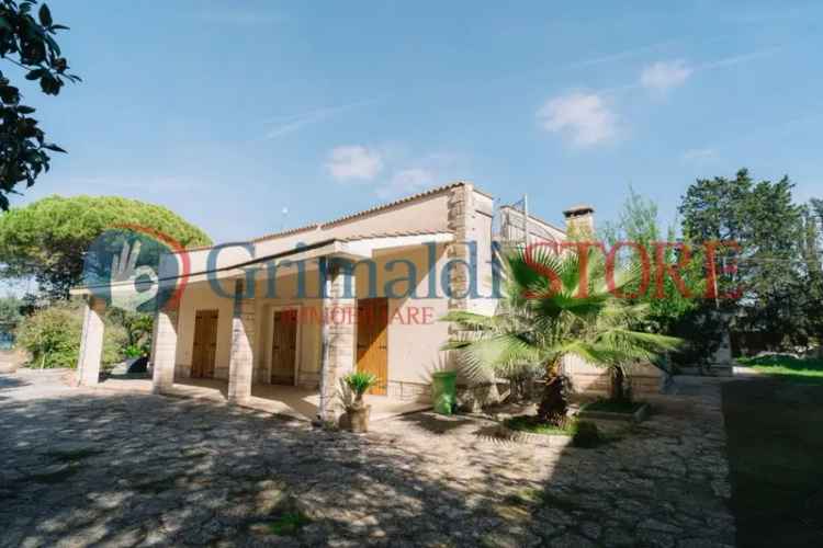 Villa in Via Madonna delle Vigne 1, San Cesario di Lecce, 13 locali