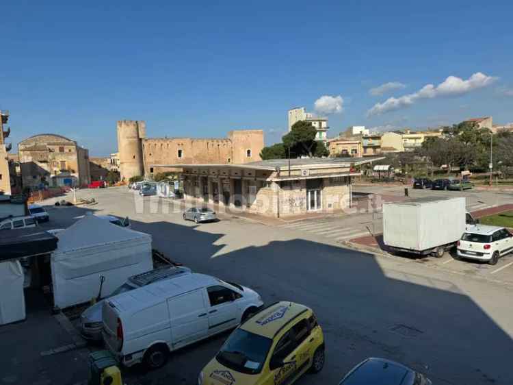 Terratetto unifamiliare piazza della Repubblica 102, Centro, Alcamo