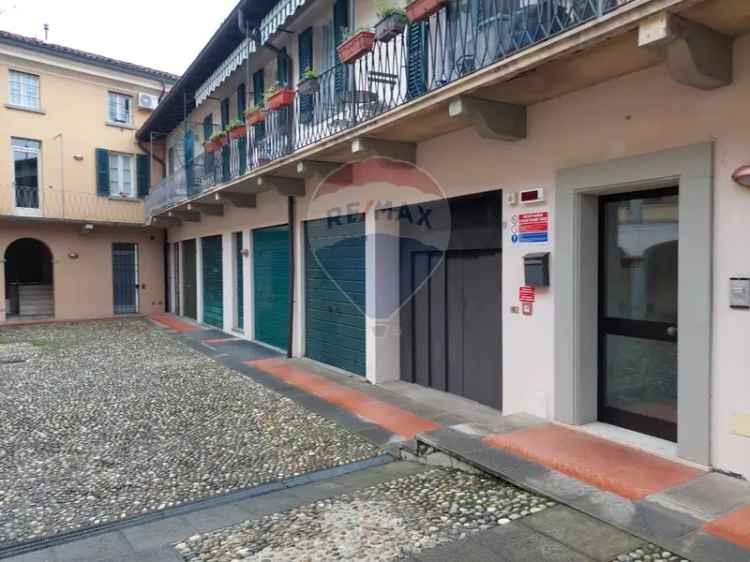 Appartamento in Via Isidoro Clario, Chiari, 5 locali, 2 bagni, con box