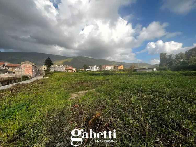 Terreno edificabile in Via Falchi, Camigliano (CE)