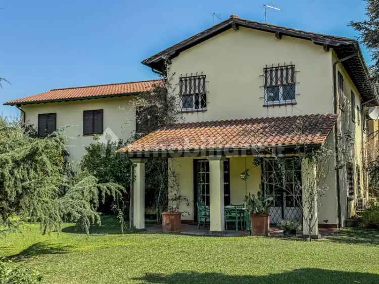 Villa bifamiliare via Eschilo, Axa, Roma