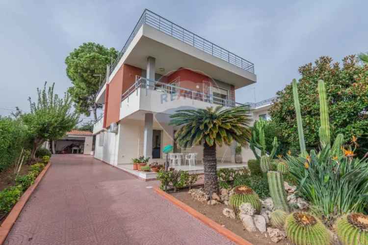 Villa in Viale dei lidi, Siracusa, 10 locali, 3 bagni, con box, 230 m²