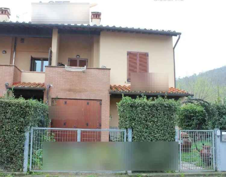 Villa a schiera in Via Giovanni Paolo II 17, Vicopisano, 7 locali