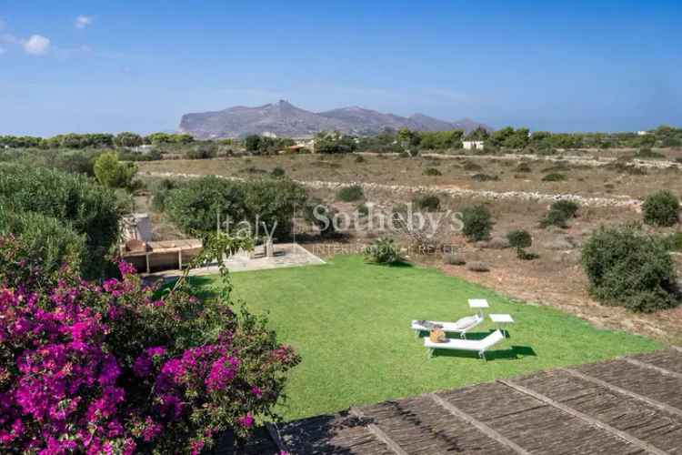 Villa vicino la spiaggia di Cala Azzurra a Favignana