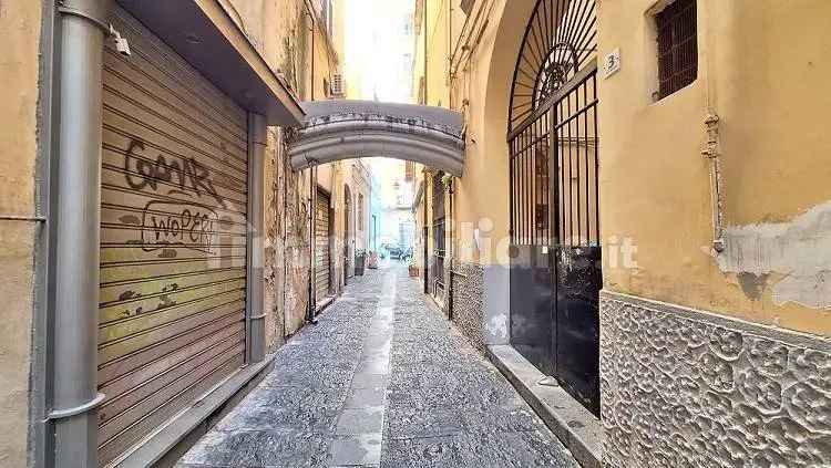 Quadrilocale corso Umberto I, Tribunali, Napoli