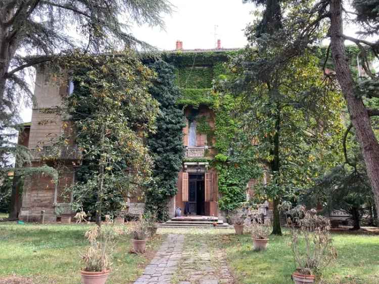 Villa in Via Graziani, Alessandria, 27 locali, 7 bagni, con box