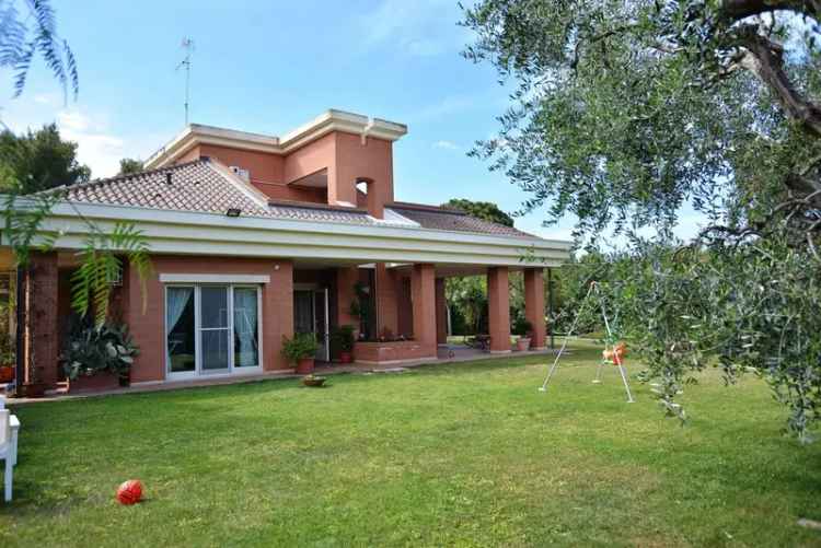 Villa in Viale Degli Ulivi, 21, Noicattaro (BA)