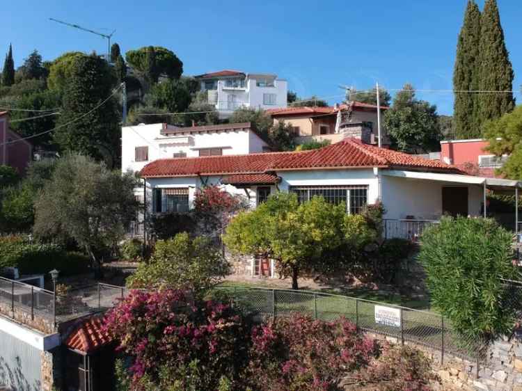 Villa in Via Rangè, Alassio, 5 locali, 1 bagno, con box, 100 m²