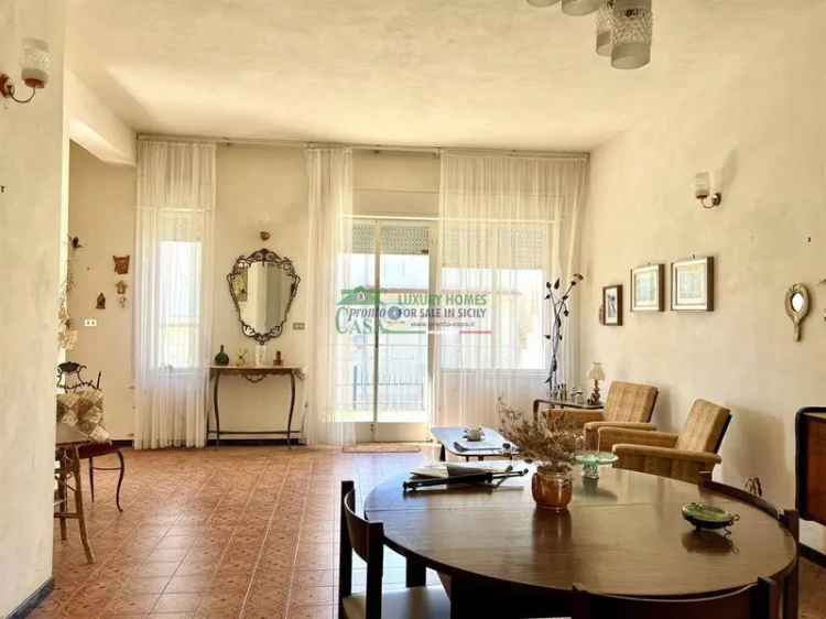 Villa unifamiliare via amalfi, Marina di Ragusa Centro, Ragusa