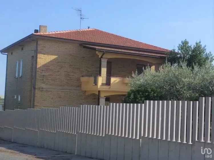 Vendita casa indipendente 17 locali di 440 m² in Lanciano (66034) - 104915 - iad