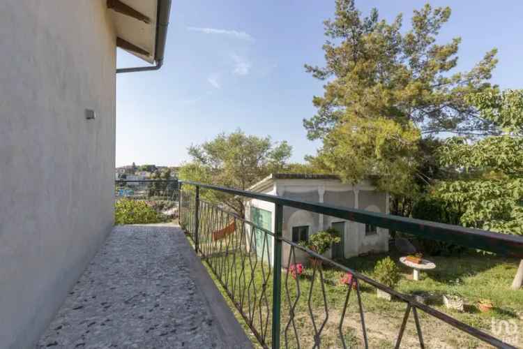 Vendita casa indipendente 11 locali di 340 m² in Filottrano (60024) - 87417 - iad