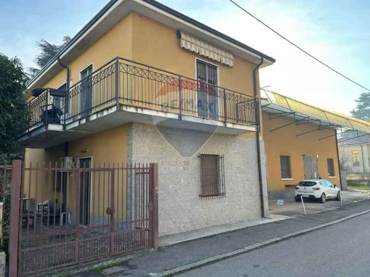 Villa in Via Roma, Agrate Brianza, 6 locali, 3 bagni, giardino privato