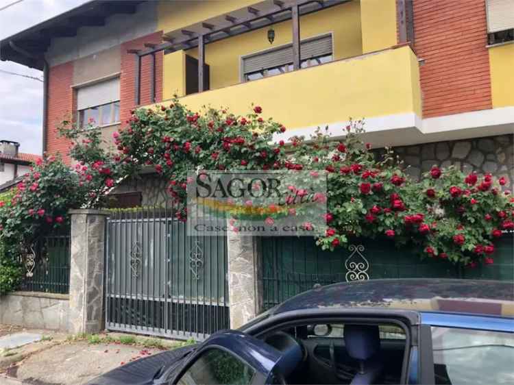 Villa in Via Piossasco 25, Rivalta di Torino, 7 locali, 2 bagni