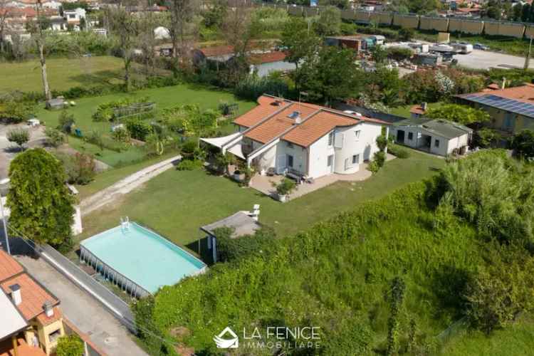 Villa unifamiliare via dei Corsi 17, Marina di Carrara, Carrara