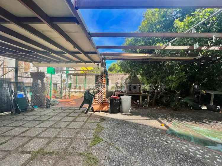 Appartamento in villa via Leonardo Bianchi 21, Zona Ospedaliera, Napoli