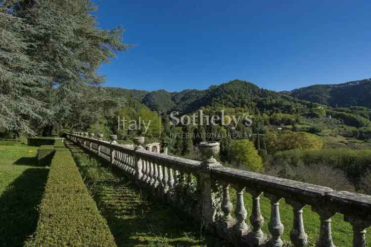 Prestigiosa villa del 1500 sulle colline di Lucca