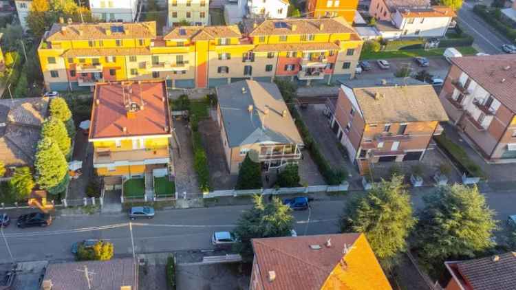 Villa bifamiliare via Cesare Battisti, Centro, Formigine