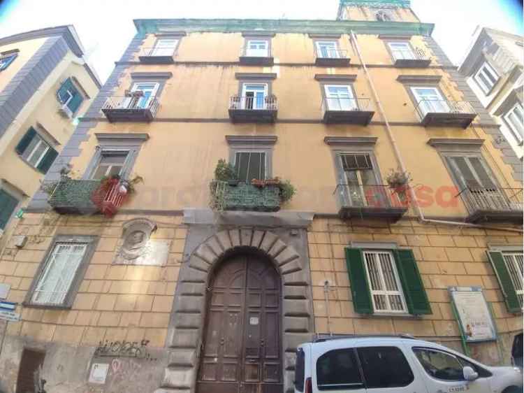 Appartamento in vendita  a Napoli