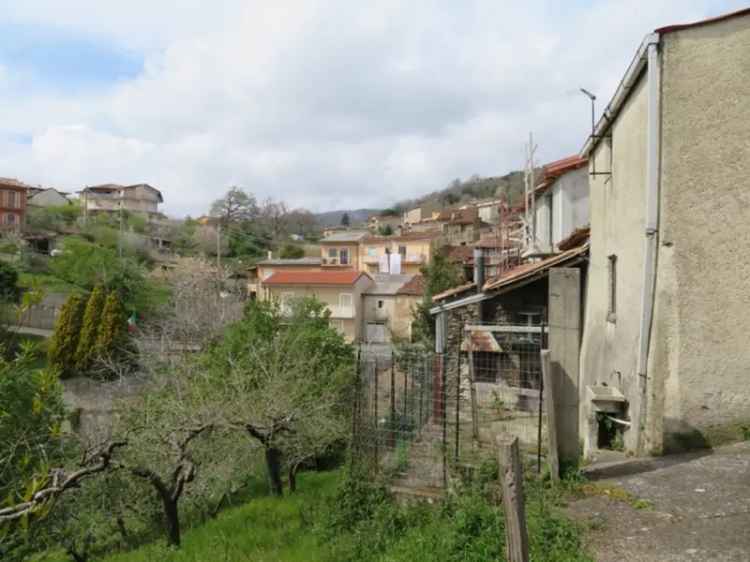 Villa in Via Giordano Bruno, Serrastretta, 1 bagno, giardino in comune