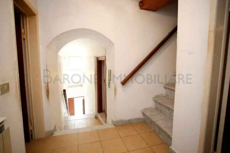 Appartamento in Via grany, Carrara, 6 locali, 1 bagno, 100 m²