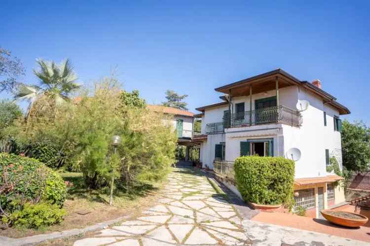 Villa in Via Degli Ulivi 3, San Giovanni la Punta, 9 locali, 6 bagni