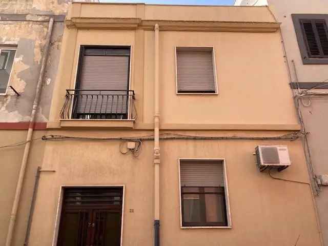 Casa Indipendente in Via Lucio Strabone, 78, Brindisi (BR)