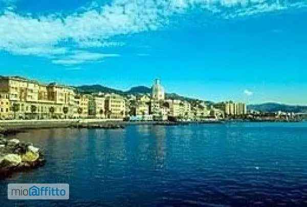 Appartamento In Affitto in Piazza Porticciolo, Genova, Liguria