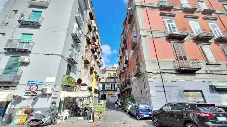 Appartamento in Piazza Cavour, Napoli (NA)