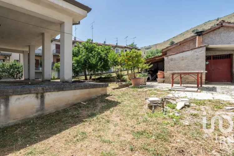 Vendita villa 7 locali di 330 m² in Tivoli (00019) - 132731 - iad