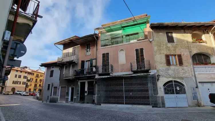 Appartamento in Via Roma 108, Masserano, 8 locali, 1 bagno, 185 m²