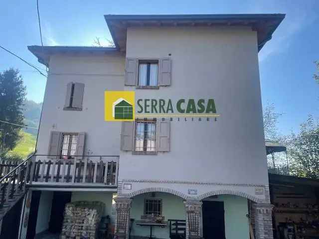 Porzione di casa indipendente in vendita a Prignano sulla Secchia, Castelvecchio