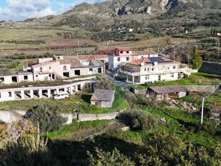 Cascina/Casale in vendita a Roccella Valdemone