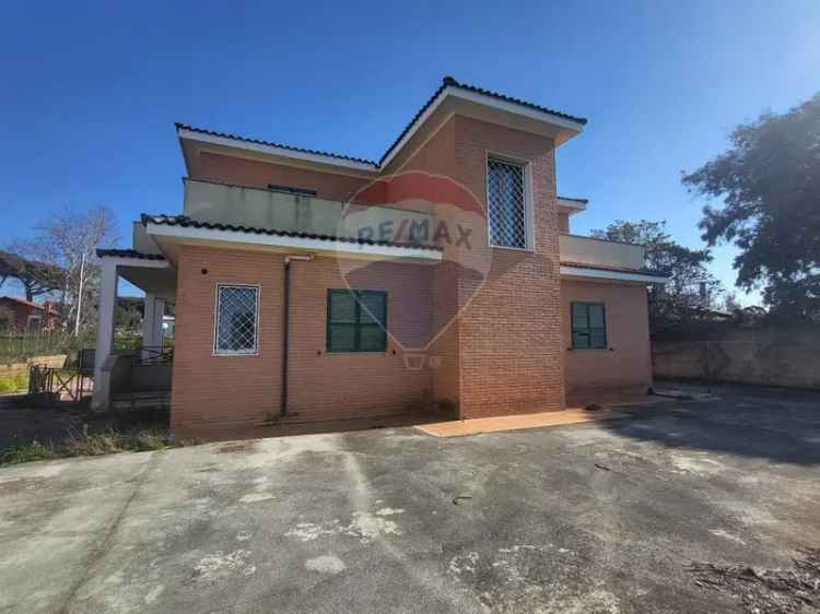 Villa in Via Nettunense, Anzio, 6 locali, 2 bagni, giardino privato