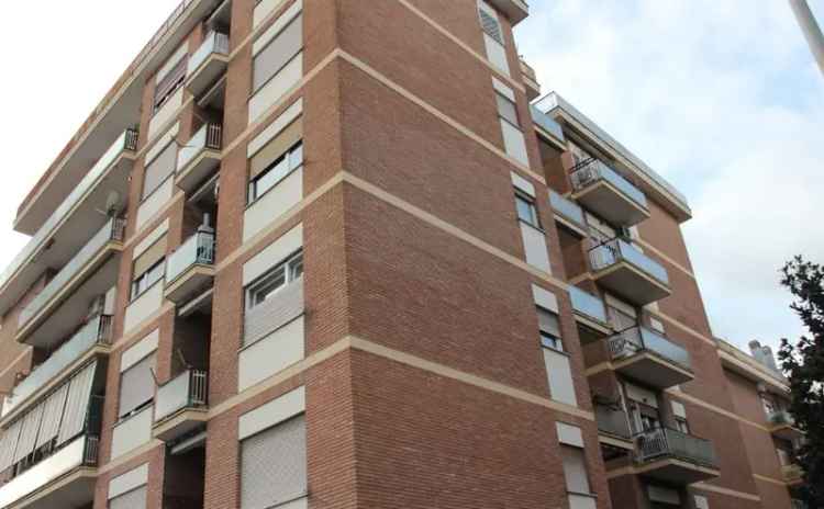 Appartamento in Via Portuense, Roma, 6 locali, 2 bagni, 137 m²