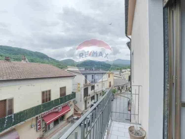 Appartamento in vendita a Quadri via della Stazione, 44