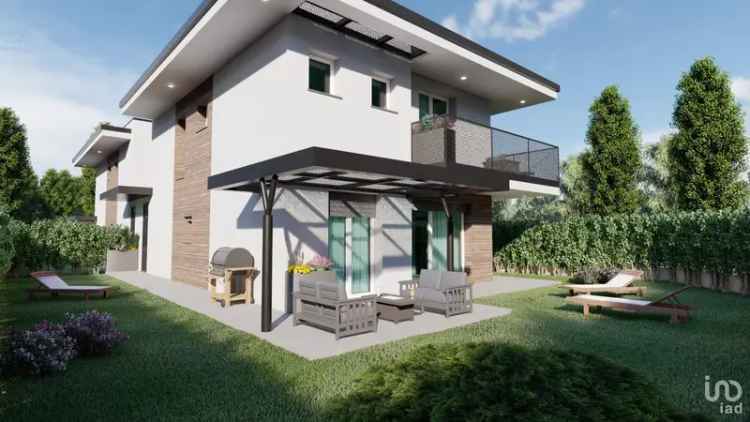 Vendita casa indipendente 5 locali di 140 m² in Mariano Comense (22066) - 92129 - iad