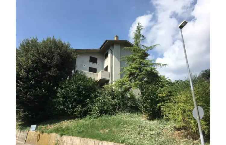 Villa in vendita a Fossombrone