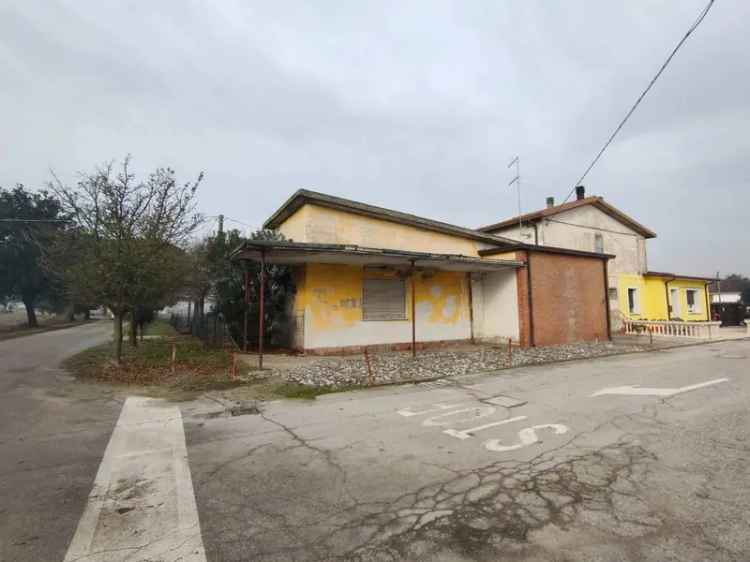 Villa unifamiliare, da ristrutturare, 160 m², Santa Giustina, Mesola