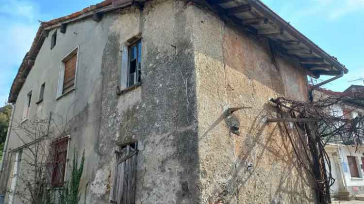 DUE ABITAZIONI CON GIARDINO PRIVATO, BALCONI E DEPOSITO