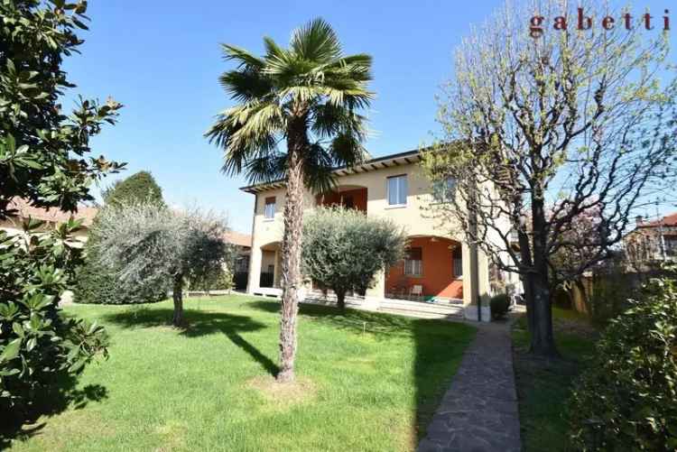 Villa in Via Verdi 141, Corbetta, giardino privato, 520 m² in vendita