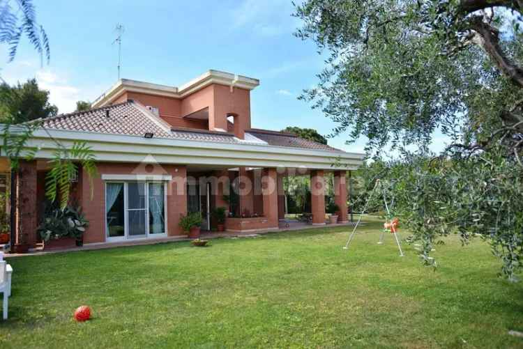 Villa unifamiliare viale degli ulivi, 21, Parco Scizzo Parchitello, Noicattaro