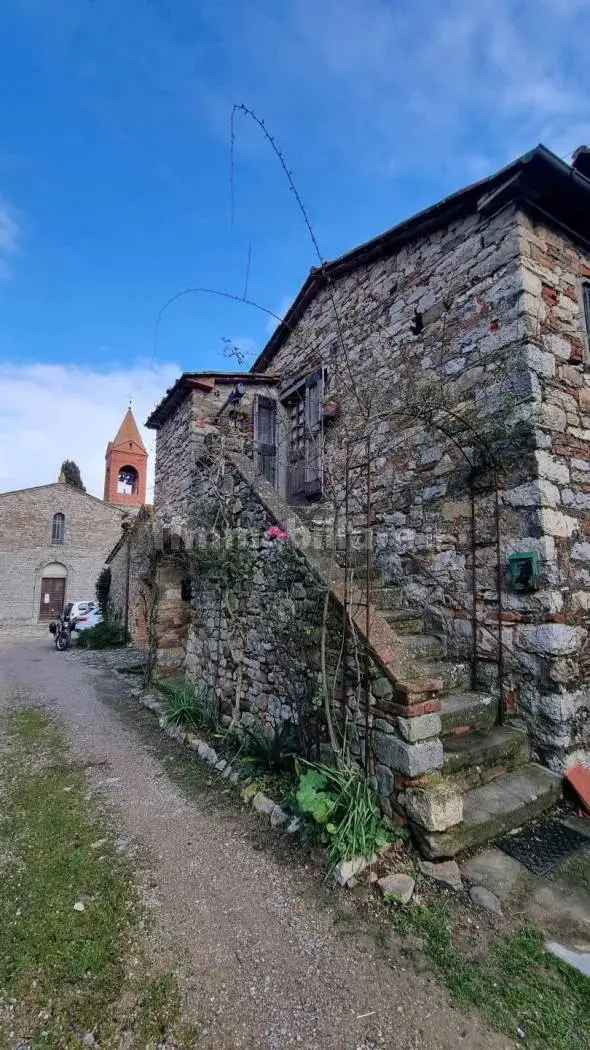 Appartamento piazza Cisterna, Bucine