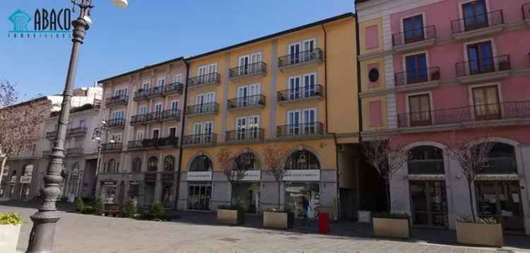 Appartamento in Corso Vittorio Emanuele, Avellino, 5 locali, 2 bagni